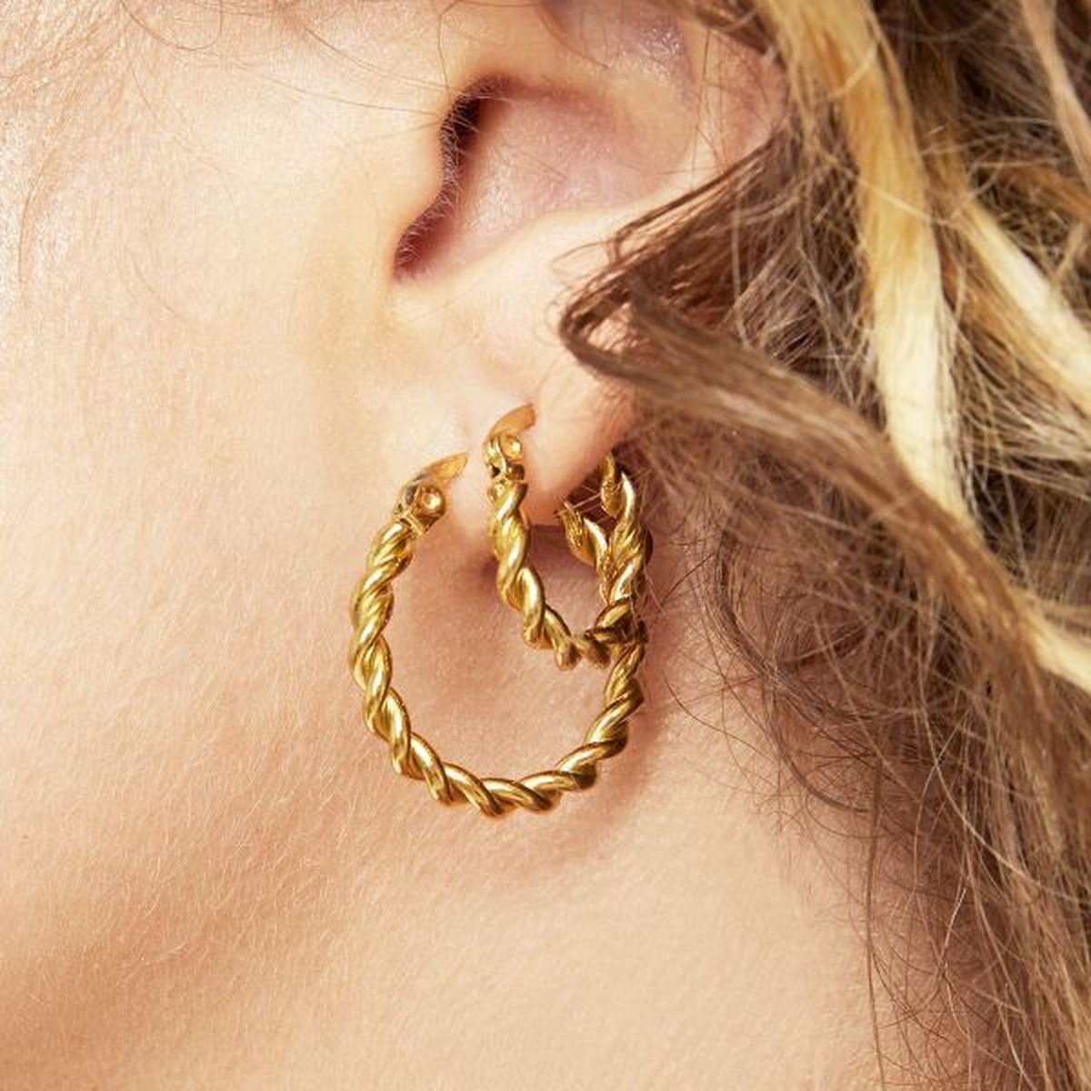 Yehwang oorbellen ringen goud gedraaid
