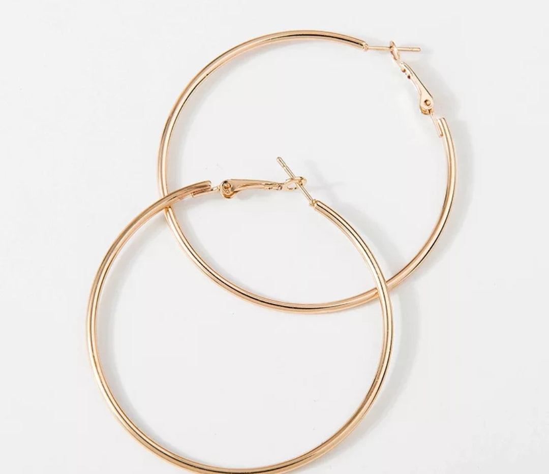 Grote ronde ringen oorbellen goudkleurig